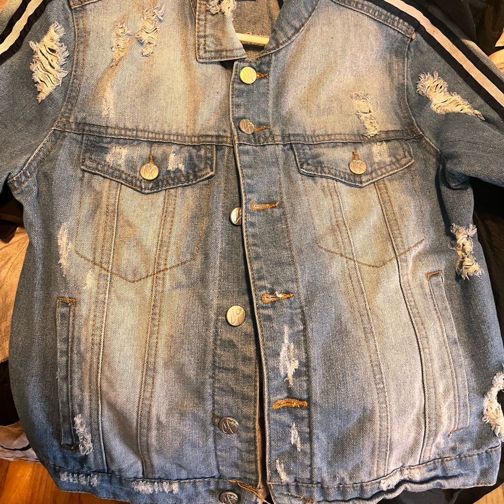 Jean jacket - Picture 5 of 9